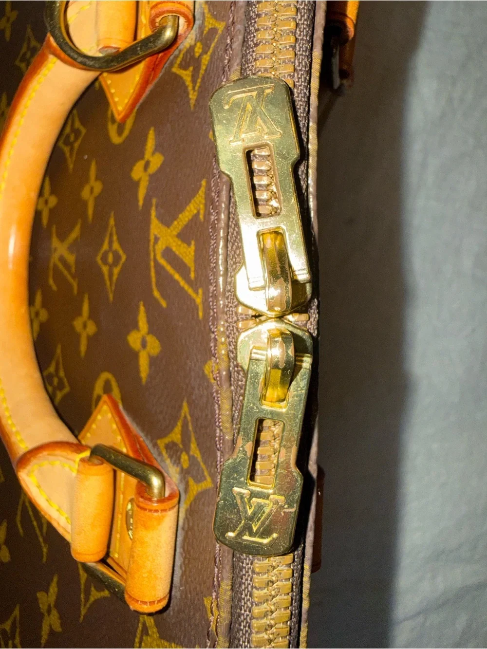 Louis Vuitton Monogram Alma PM Handbag 100% Authentic
